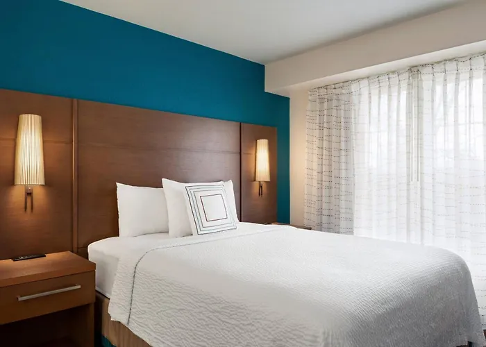 Hotel By Marriott Phoenix Fashion Center 3*