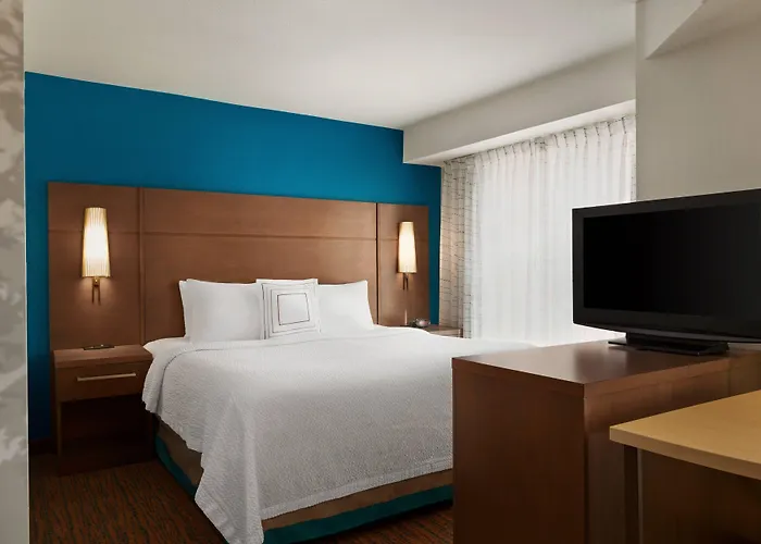 By Marriott Phoenix Fashion Center 3*