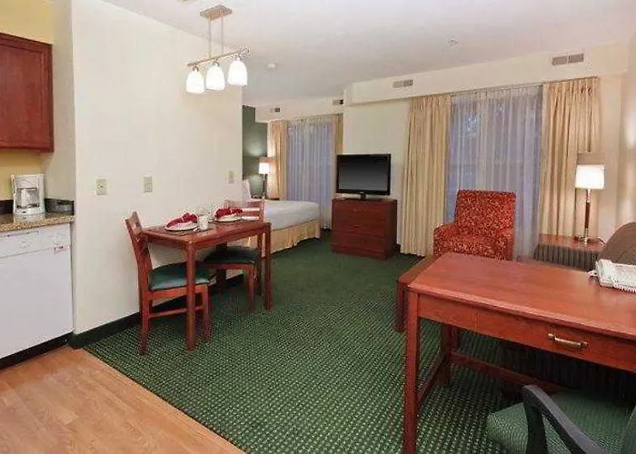 By Marriott Phoenix Fashion Center Hotel 3*