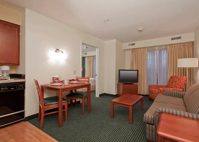 By Marriott Phoenix Fashion Center Hotel 3*
